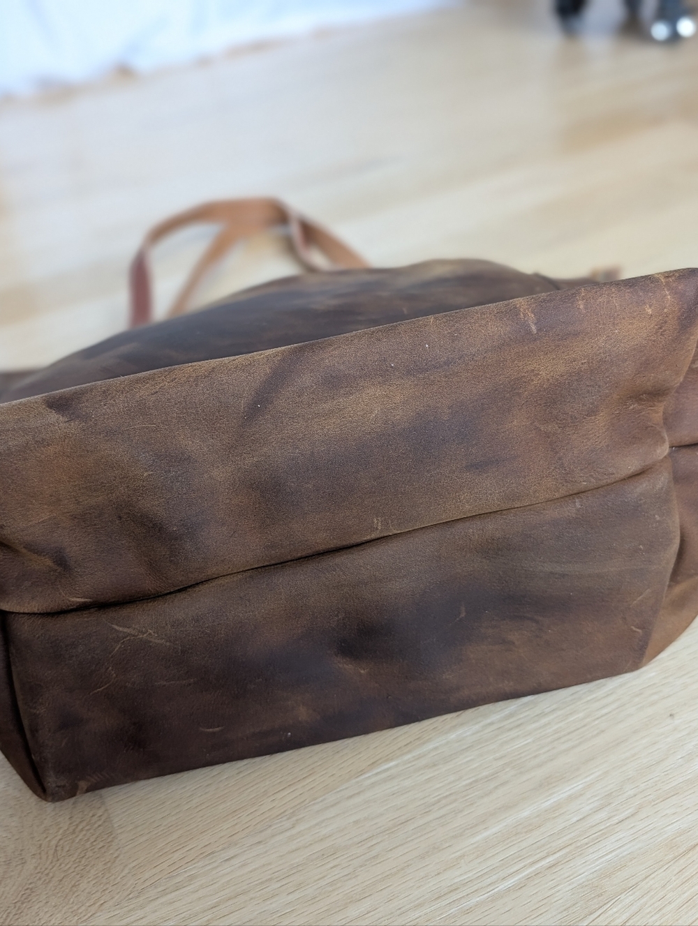 Portland Leather Canyon Medium Zipped Tote Bag - Picture 4 of 8
